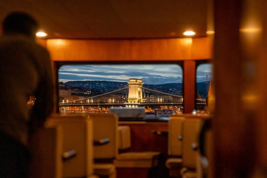 Budapest: Premium Sightseeing Cruise with Tokaj Frizzante - The Danube Photo Belt: Market Hall, Chain Bridge, and Parliament