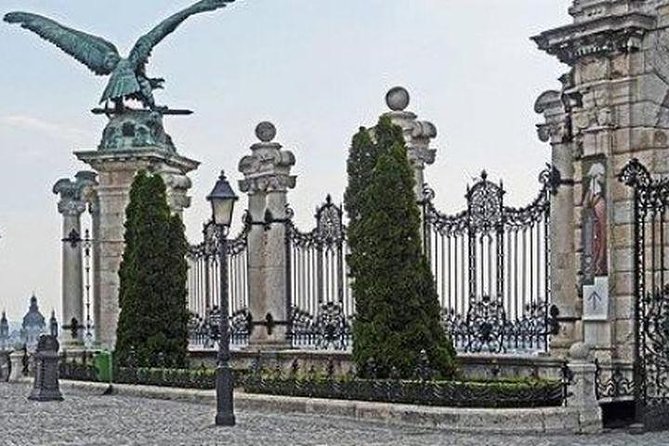 Budapest Private 2 hrs. Mercedes Sightseeing Tour - Matthias Church: Quick Access to a Signature Church Scene