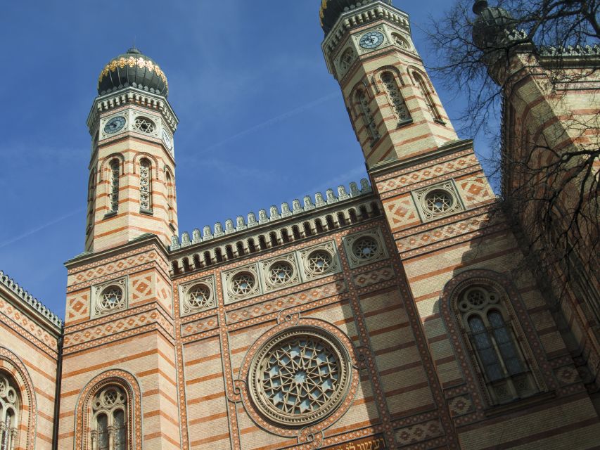 Budapest: Private 3-hour Guided City Tour by Bus - Entrance fees and what you should expect on site