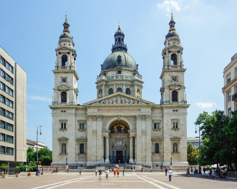 Budapest: Private 3-hour Guided City Tour by Bus - City Park passing scenes: Vajdahunyad Castle, Széchenyi Bath, and more