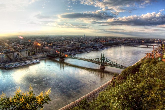 Budapest Private 4 Hour City Tour Experience with a car / van - How the 4 hours actually feel in a private car