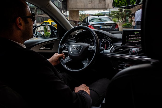 Budapest Private Airport Transfer in a Luxury Car - Schedule Power: 24/7 Availability for Arrivals and Departures