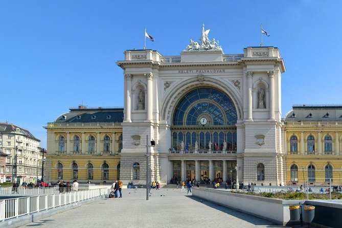 Budapest Private Arrival Transfer: Railway station to hotels - Door-to-door drop-off to your hotel in Budapest
