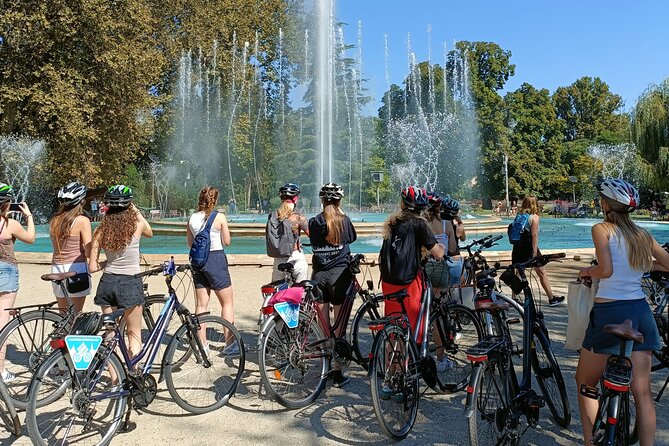 Budapest private Bike & e-Bike Tour with a drink - Bikes, e-bikes, and why the ride feels beginner friendly
