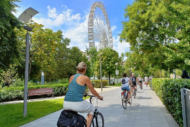 Budapest private Bike & e-Bike Tour with a drink - St. Stephen’s Basilica and the bigger role of religion in daily life
