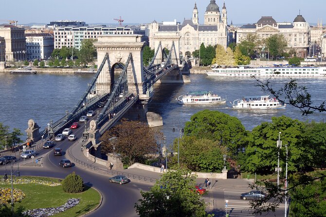 Budapest Private City Tour by car in 4 hours - Heroes’ Square, City Park, and the Bath Complex Drive-By