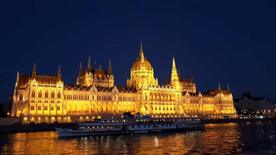 Budapest: Private Customizable Guided Tour - A 3.5-hour private tour you can shape