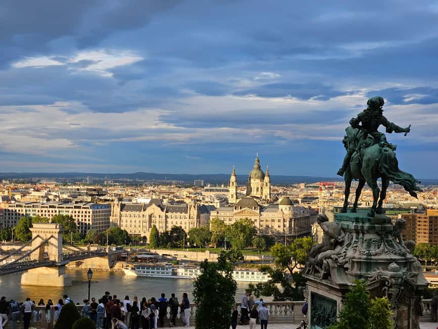 Budapest: Private Customizable Guided Tour - The highlights route: Liberty Square, Citadella, and Buda Castle