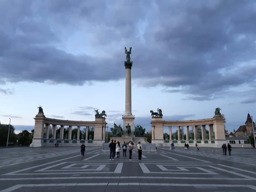 Budapest: Private Customizable Guided Tour - Meeting by the Ferris Wheel near Deák Ferenc tér
