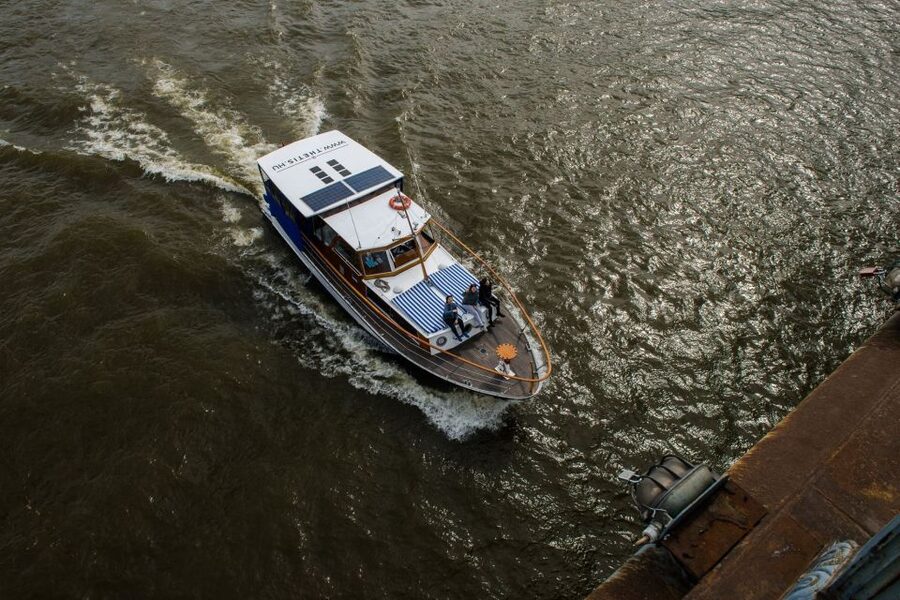 Budapest: Private Danube Yacht Cruise with Welcome Drink - The Danube Route You’ll Follow: Margaret Island, Downtown Views, Then Gellért Hill