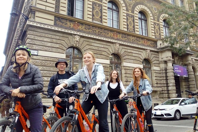 Budapest: Private Fahrradtour - optional mit E-Bikes - Liszt Ferenc Square, Elizabeth Square, and a smooth ride through the Jewish Quarter