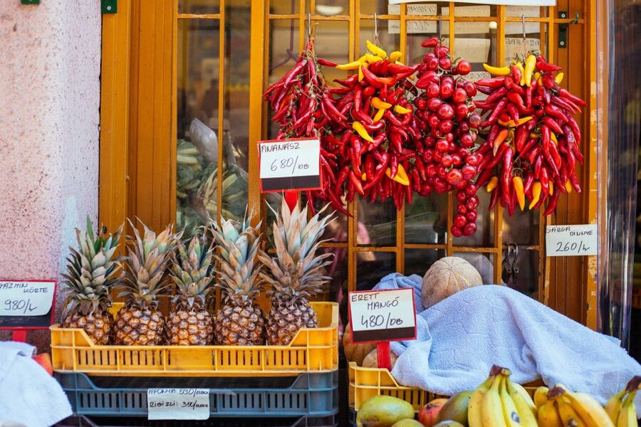 Budapest: Private Food Tour – 10 Tastings with Locals - The traditional restaurant stop: where you get the full meal feeling