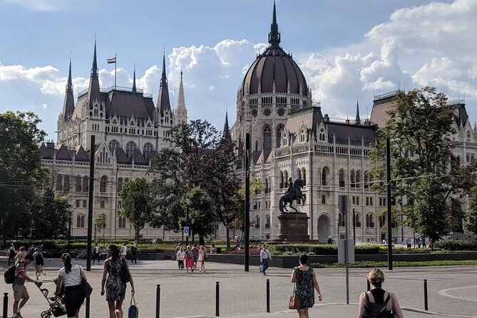 Budapest Private Full Day City Sightseeing Tour Walking or by Car - Getting oriented at St. Stephen’s Basilica, the first great landmark