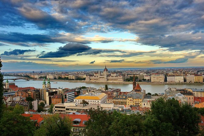 Budapest Private Full Day City Tour with a comfortable air -conditioned car - Heroes Square: kings and governors, in chronological order