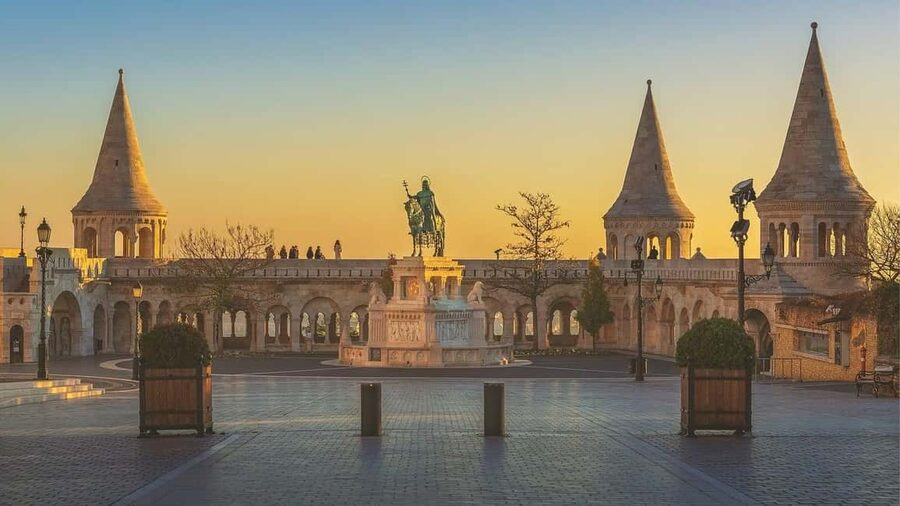 Budapest: Private Tour by Car - Pickup, private vehicle, and what the included logistics really buy you