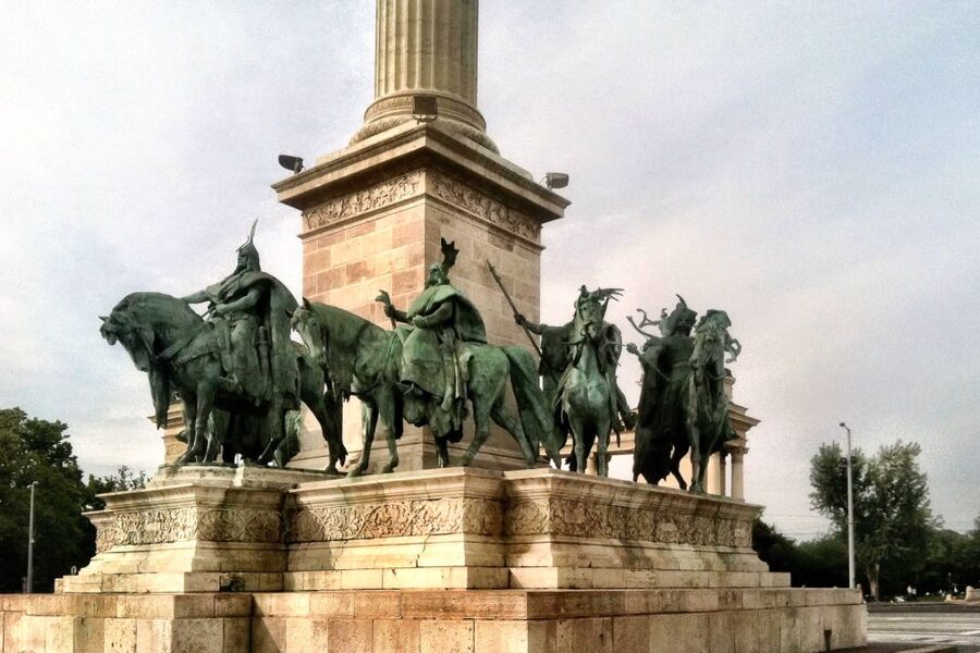 Budapest: Private Walking Tour in the Pest Side - What’s included, and what to plan for