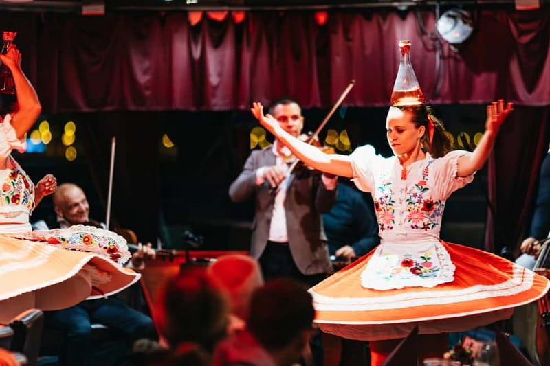 Budapest: Prosecco Dinner Cruise with Live Music - Who this cruise is perfect for