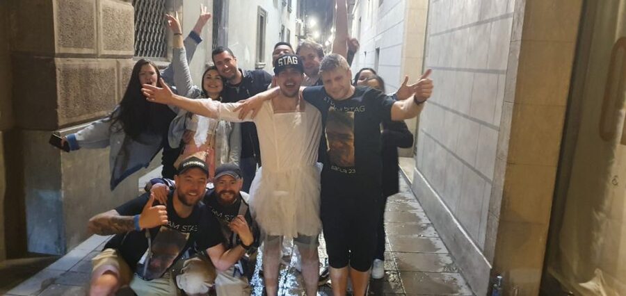 Budapest: Ruin Bar Pub Crawl with Entry Tickets - Timing, pacing, and what to wear