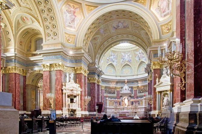 Budapest: Saint Stephen's Basilica Tour - Guides in English: what makes the narration work