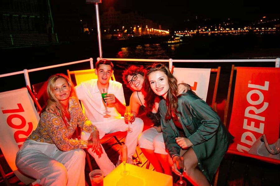 Budapest: Sightseeing River Cruise with Unlimited Cocktails - Why this Danube sunset cruise feels like the smart option