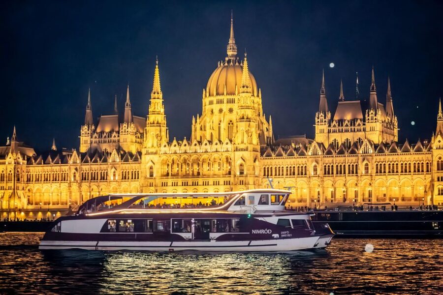 Budapest: Sightseeing Tour by Boat - Drinks and Food Onboard: Choose What Fits Your Mood