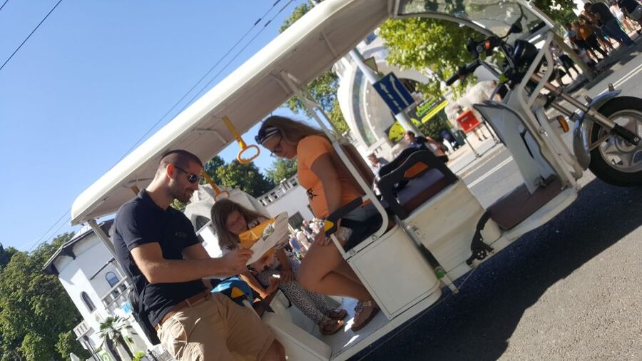 Budapest: Sightseeing Tour by Electric Tuktuk - Buda Castle area, Matthias Church, and Fisherman’s Bastion: the postcard triangle