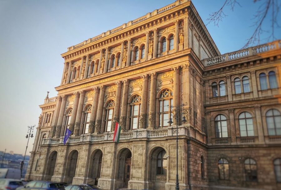 Budapest Sightseeing Tour With Private Transportation - Getting Oriented Fast With Pickup, Private Van, and a Real Guide
