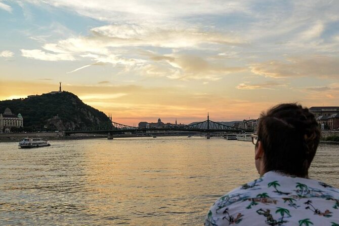 Budapest Sip and Sail Danube Cruise with Unlimited Prosecco - Starting Your Budapest Night the Simple Way: Danube Views plus Prosecco