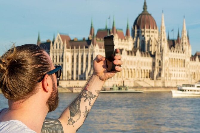 Budapest Sip and Sail Danube Cruise with Unlimited Prosecco - Getting to Akadémia 2 Ponton: What to Know Before You Join the Line