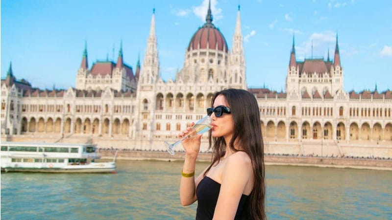 Budapest: Sip and Sail River Cruise with Unlimited Prosecco - The Danube sunset show: Parliament, Chain Bridge, and Buda Castle