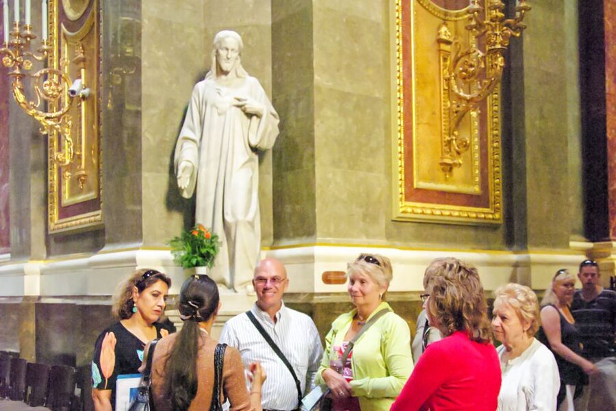 Budapest: St Stephen's Basilica Tour - Church Etiquette You Should Follow From the Start