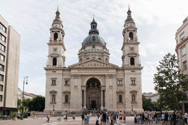 Budapest: St. Stephen's Basilica Tour & Music Performance - Outside first: domes, structure, and the basilica’s showpiece details