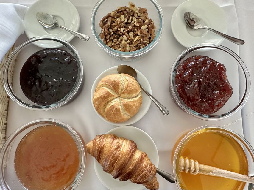 Budapest: Summer Brunch & Cruise with Prosecco or Cake - Price and value: why $34 can work if you eat and enjoy the drinks