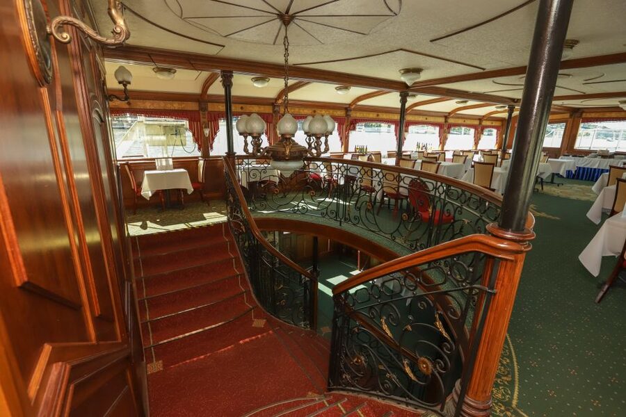 Budapest: Summer Brunch & Cruise with Prosecco or Cake - Gróf Széchenyi brunch on the Danube, why it fits Budapest summer