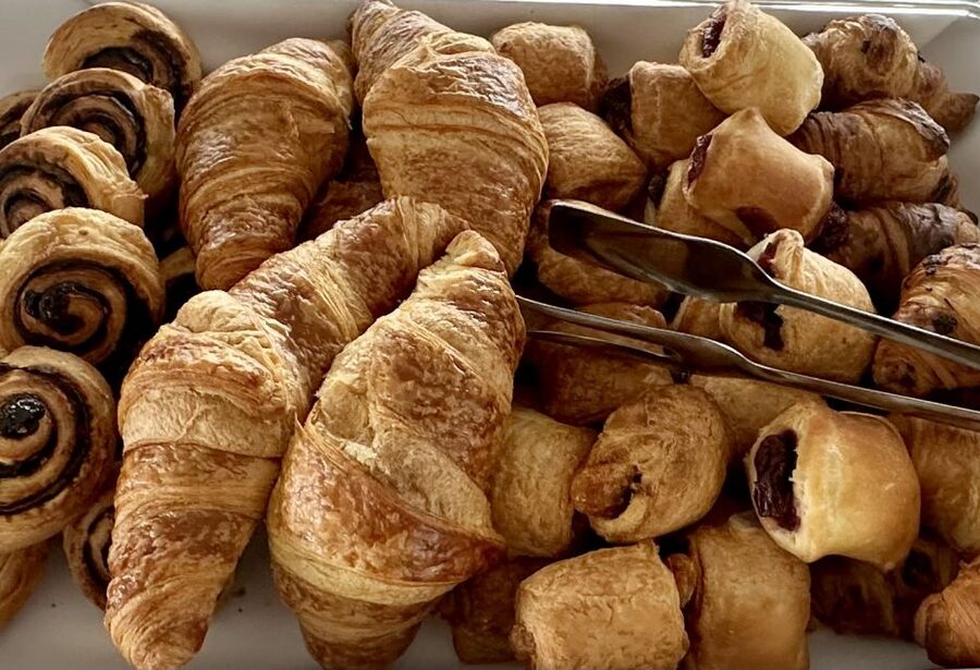 Budapest: Summer Brunch & Cruise with Prosecco or Cake - Prosecco pairing, juice options, and the included drinks reality