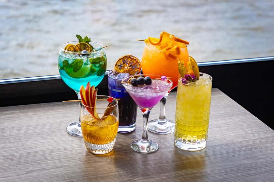 Budapest: Sunset Cocktail Cruise - Key Things That Make This Cruise Worth Your Time