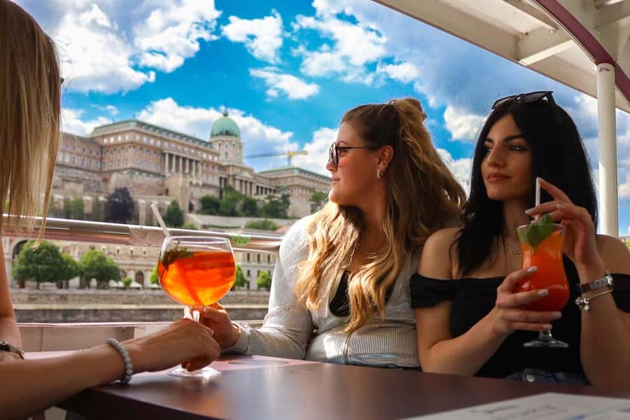 Budapest: Sunset Cocktail Cruise - Danube Sunset and Cocktails: Why This Works So Well