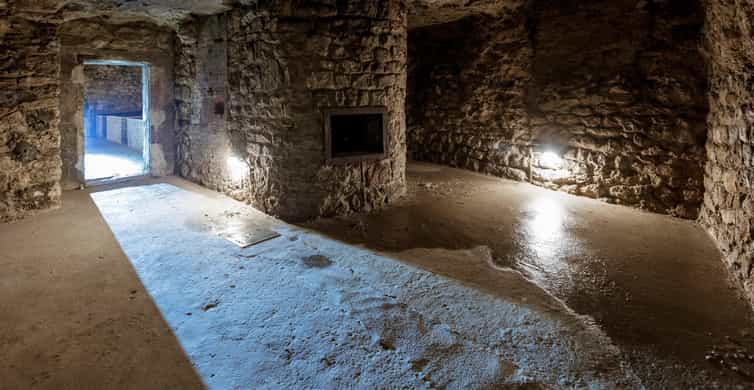 Budapest: The WWII Siege of Buda Castle & Bomb Shelter Tour - Why the Siege of Buda Castle Feels Different From Usual WWII Tours