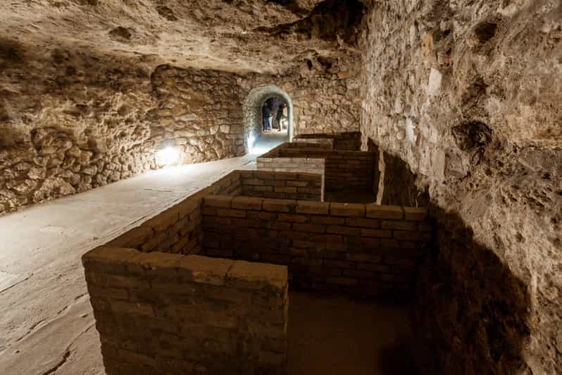 Budapest: The WWII Siege of Buda Castle & Bomb Shelter Tour - How Long Is This, and How Fast Will You Walk?