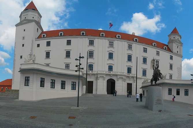 Budapest to Bratislava Costumizable Private Day tour with lunch - Lunch in Bratislava: A Real Break, Not an Afterthought