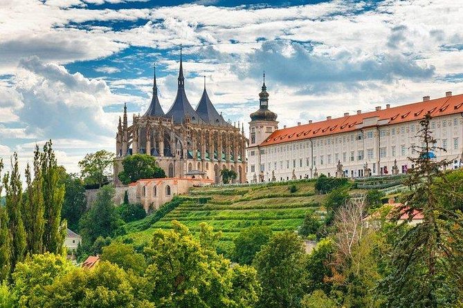 Budapest to Prague Private transfer with 2 hour sightseeing stop - Your 2-hour sightseeing stop: how to choose and how to plan