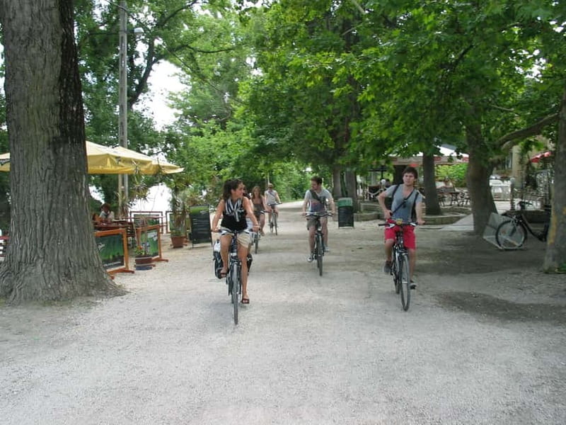 Budapest to Szentendre e-Bike Tour with a local guide - Szentendre, where the medieval feel and the guide walk do the heavy lifting