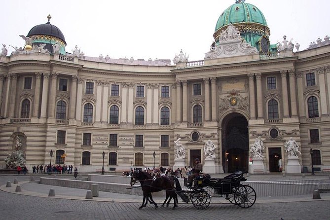 Budapest to Vienna Private Costumizable Day Tour with Lunch - Lunch included in the middle of the day