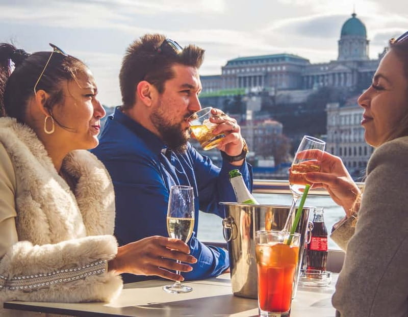 Budapest: Unlimited Drink Cruise - Photo strategy: when to go upstairs