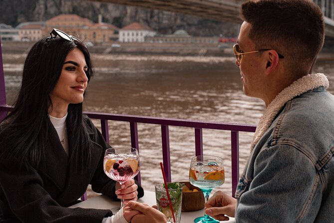 Budapest Unlimited Prosecco and Wine Cruise Day or Sunset Option - Meeting at Dokk 11 and finding the best seat fast
