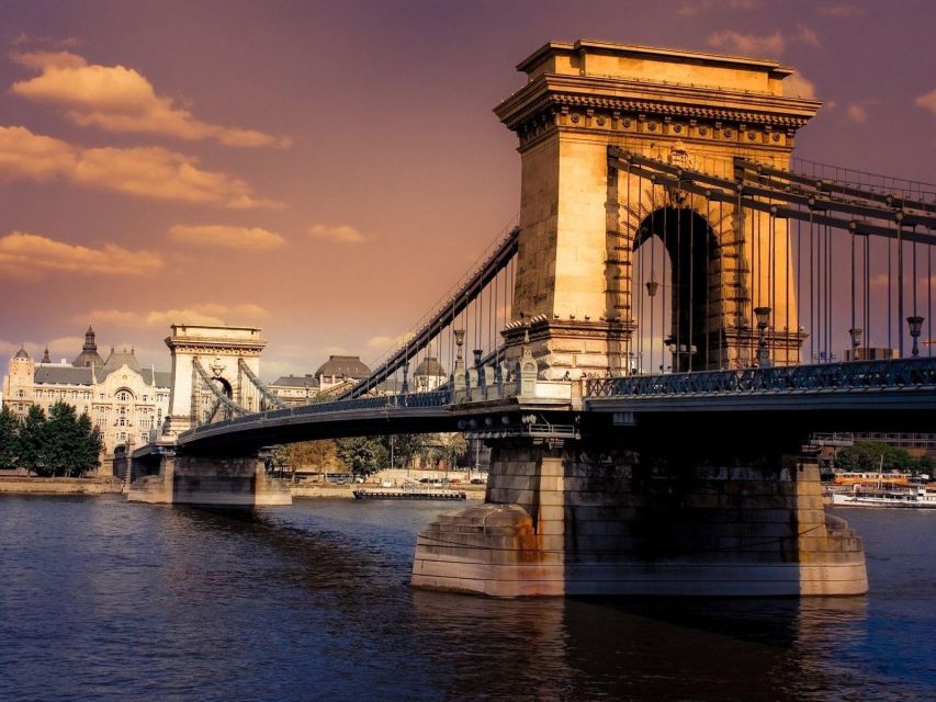 Budapest: Unlimited Prosecco and Wine Sightseeing Cruise - Where You Board: Dock 11 by Elisabeth Bridge (and How to Not Miss It)