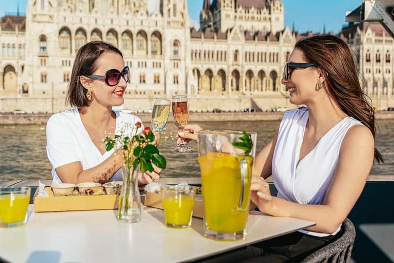 Budapest: Unlimited Prosecco, Beer and Aperol Spritz Cruise - The Danube Route: Parliament, Bridges, and the Night-Lit City