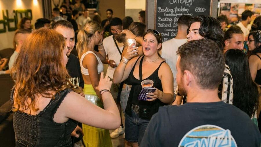 Budapest: Unmissable Bar Crawls with Shots & VIP Club Entry - Key Points You’ll Care About