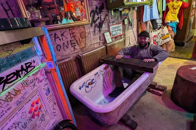 Budapest Vibe: Ruin Bars, Street Art and Culture Tour - Ruin bars plus street art, the best Budapest combo