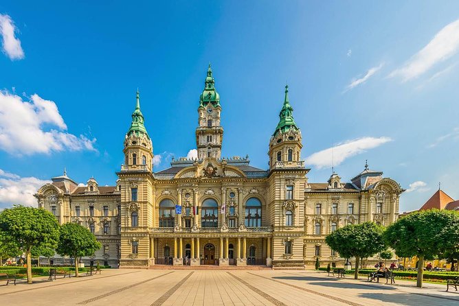 Budapest-Vienna One-Way Sightseeing Transfer - Food tips worth using on the road